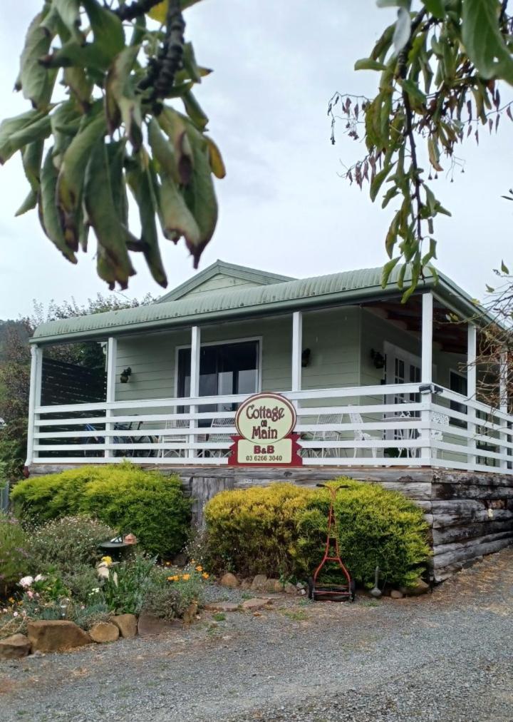 Cottage On Main Franklin Exterior photo
